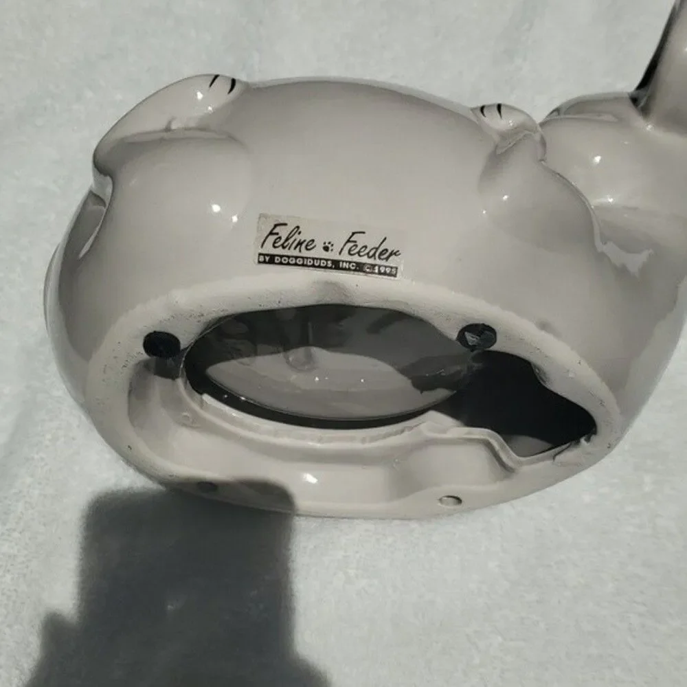 VTG 90s Mouse Character Cat Feeder — Doggiduds 1995